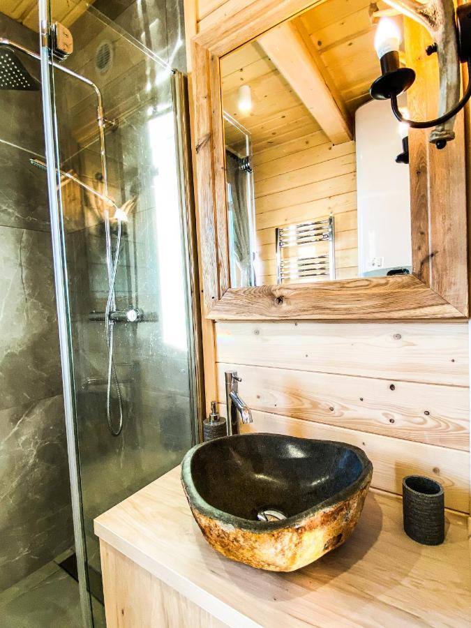 Osada Janosika Jacuzzi Drewniany Domek Na Odludziu Klikuszowa Luaran gambar